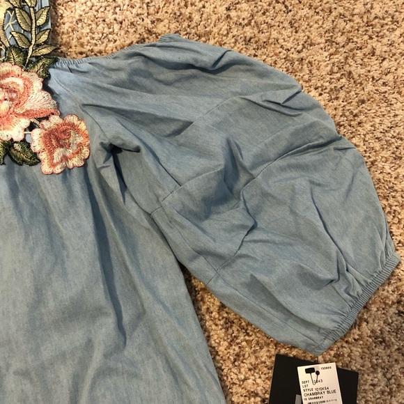 Off-shoulder top - Picture 5 of 5